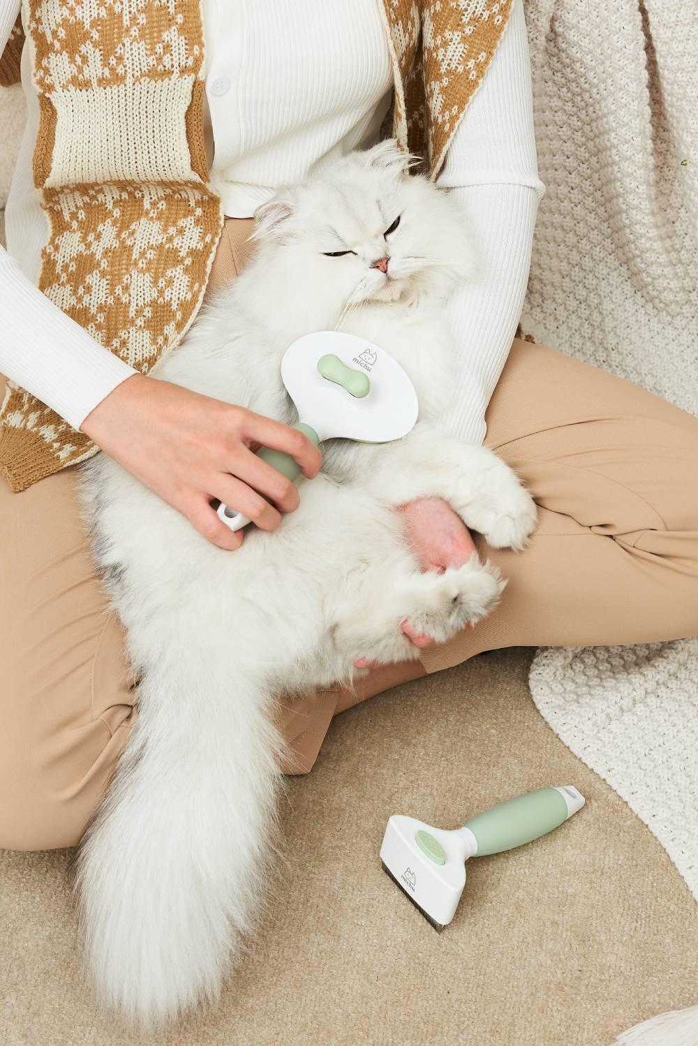 Michu Cream Pet Brush - Gentle and Effective Grooming for Dogs and Cats